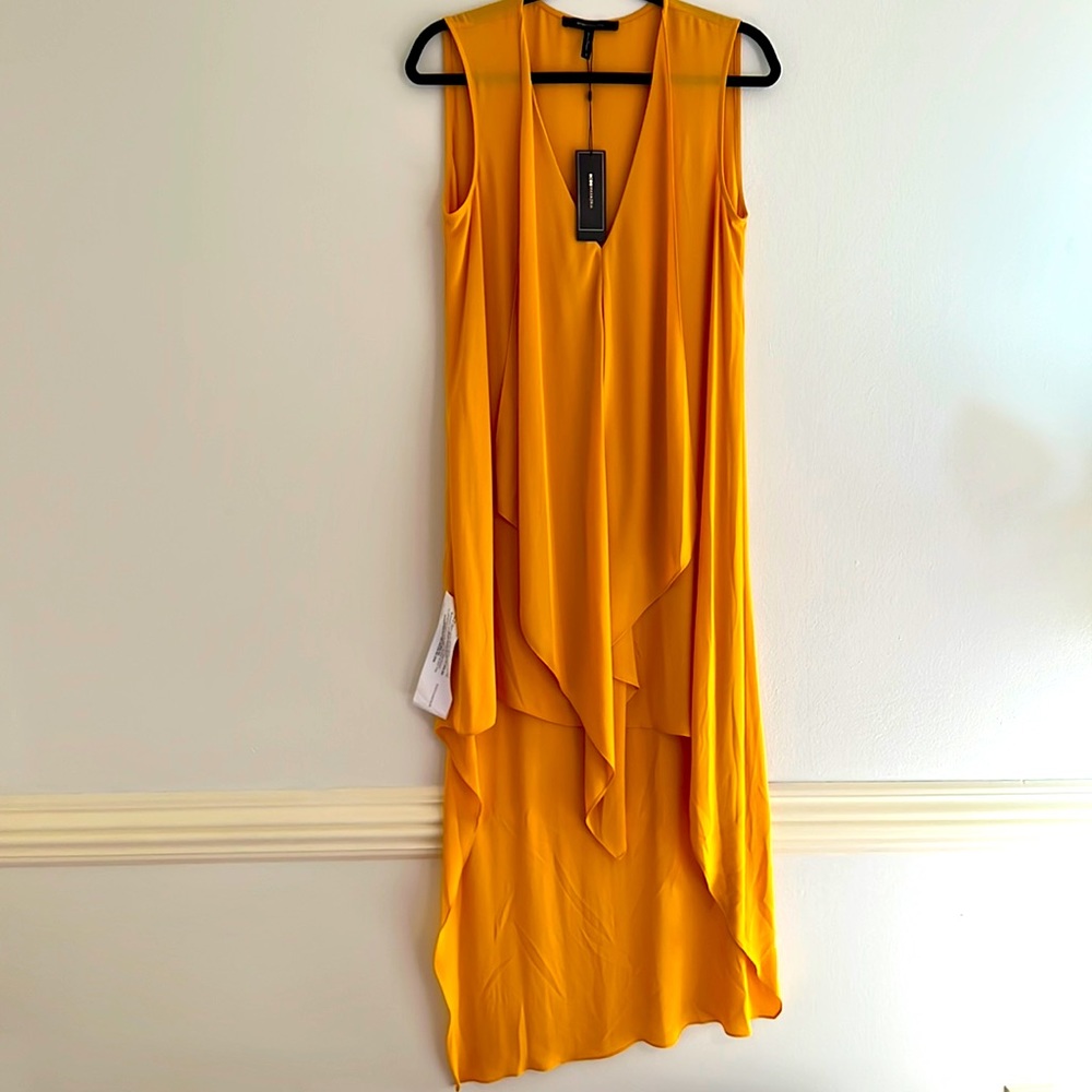 BCBGMAXAZRIA BABE! It’s banging! The color is on point! ‘Golden Glow’ size S!